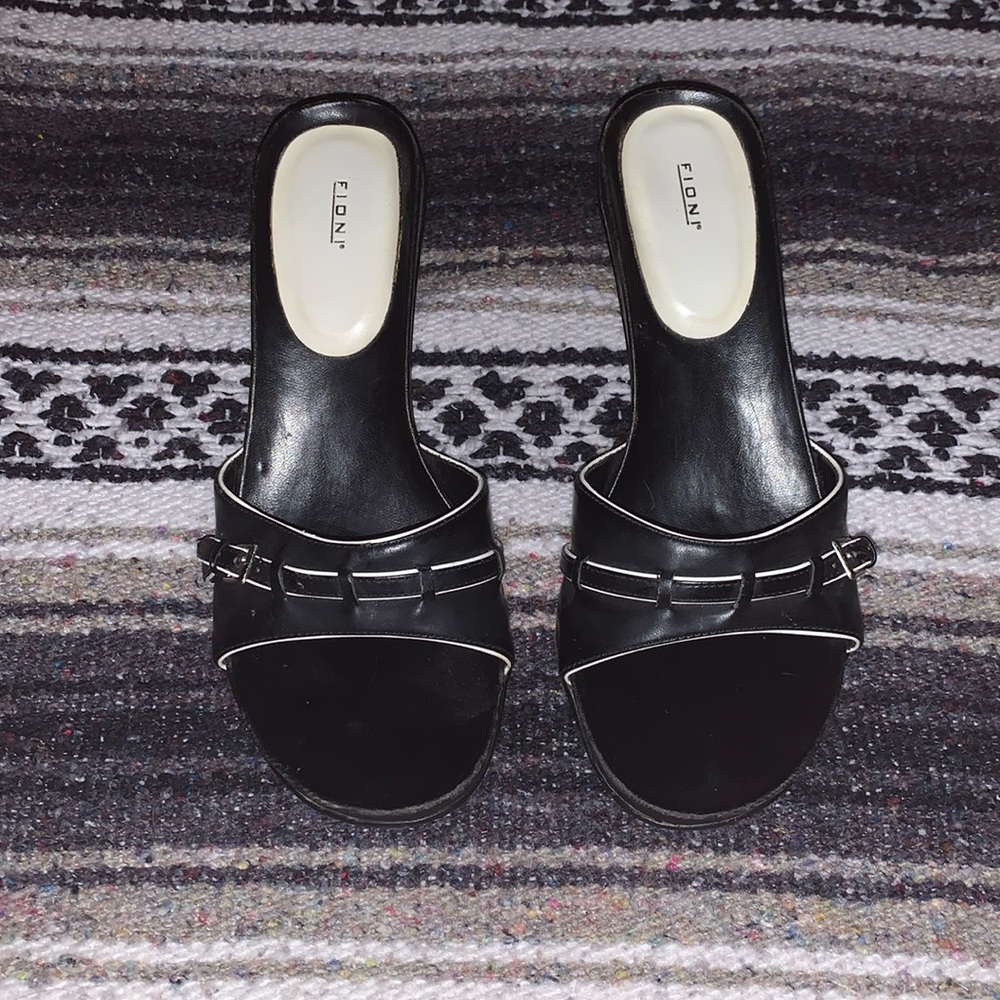 Size 9 Fioni Heels.